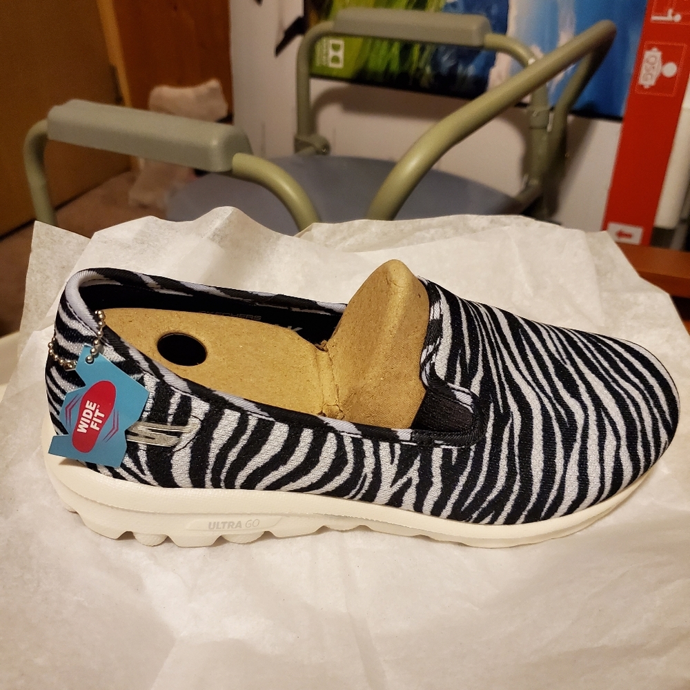 Ladies sketchers  slip on shoe  with  memory foam